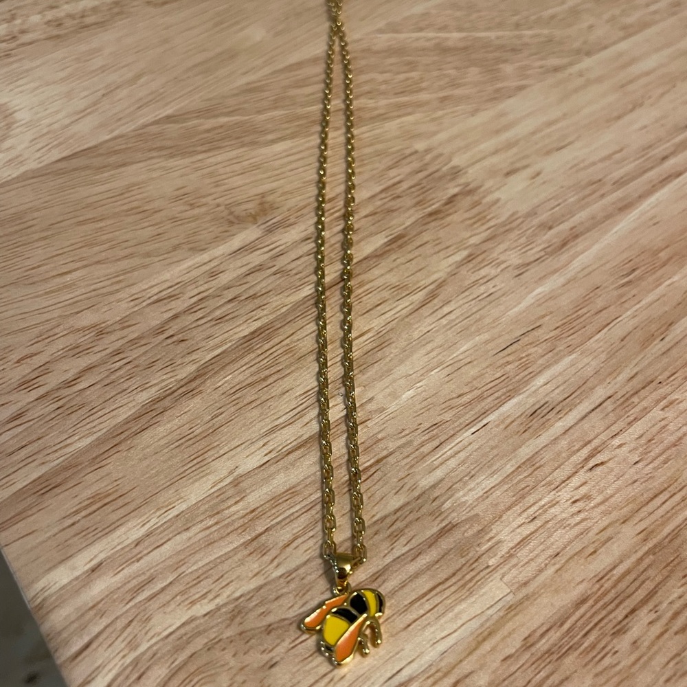 Golf wang bee necklace great condition will ship fast